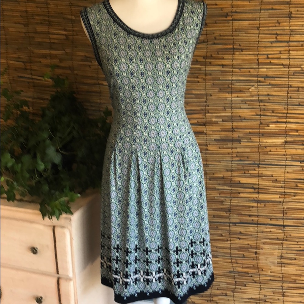 Knit dress with border print